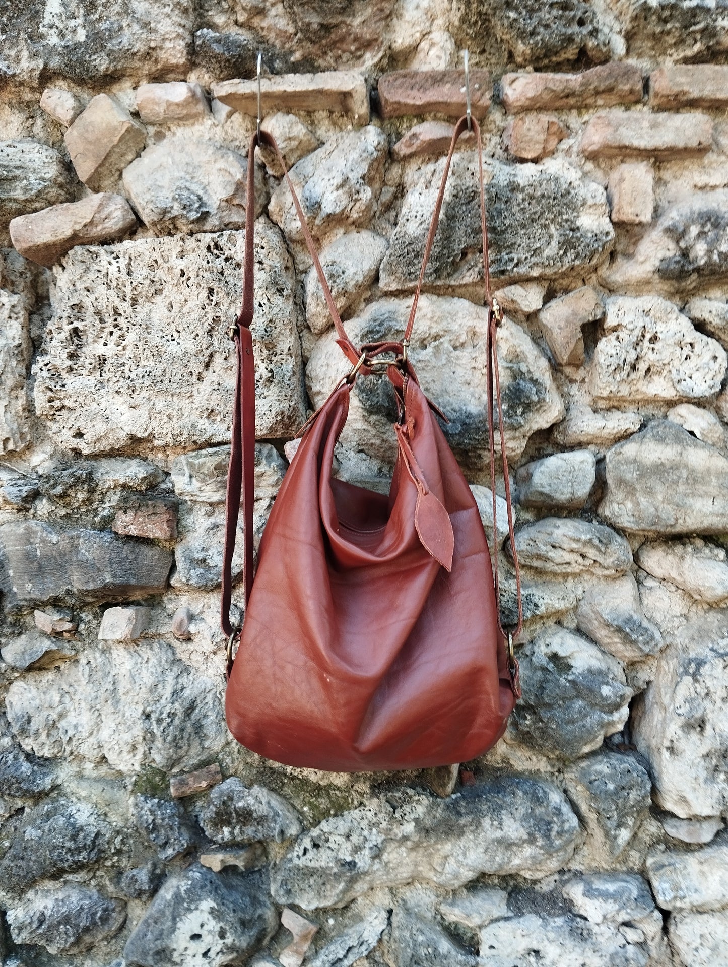 Borsa/zaino convertibile in pelle color cognac