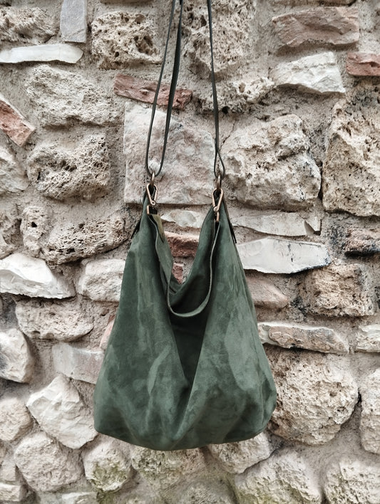 Hobo bag in pelle scamosciata colore verde bottiglia e vacchetta